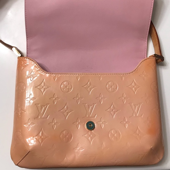 LOUIS VUITTON Monogram Vernis Thompson Street Bag - Picture 6 of 8